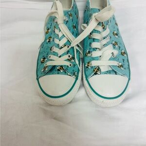 Aqua Bee Print Low Top Sneakers